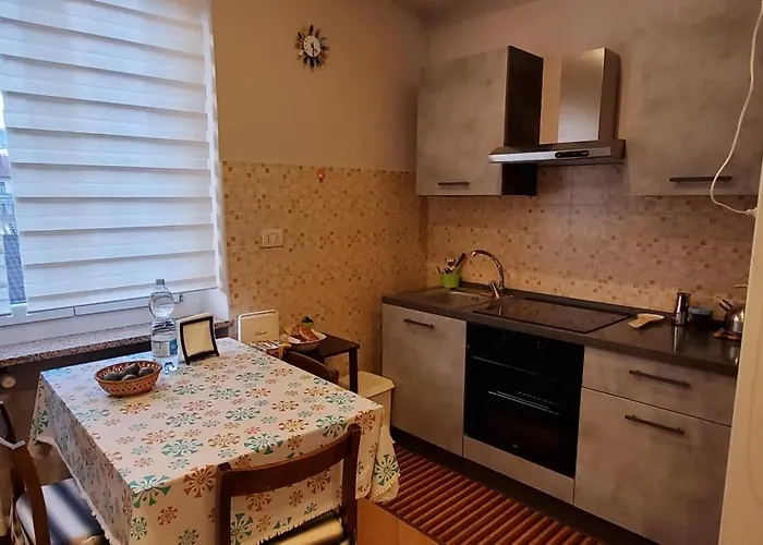 Avocado House تورينو